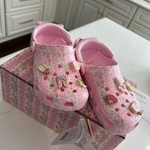 Loveshack fancy crocs pink milk new in box sz w5 sold out
